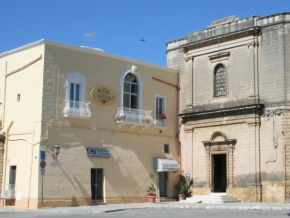  Hotel Castello  Мезанье